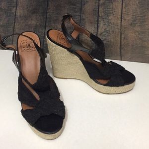 Lucky brand shoe 9.5M embossed black heel 5"